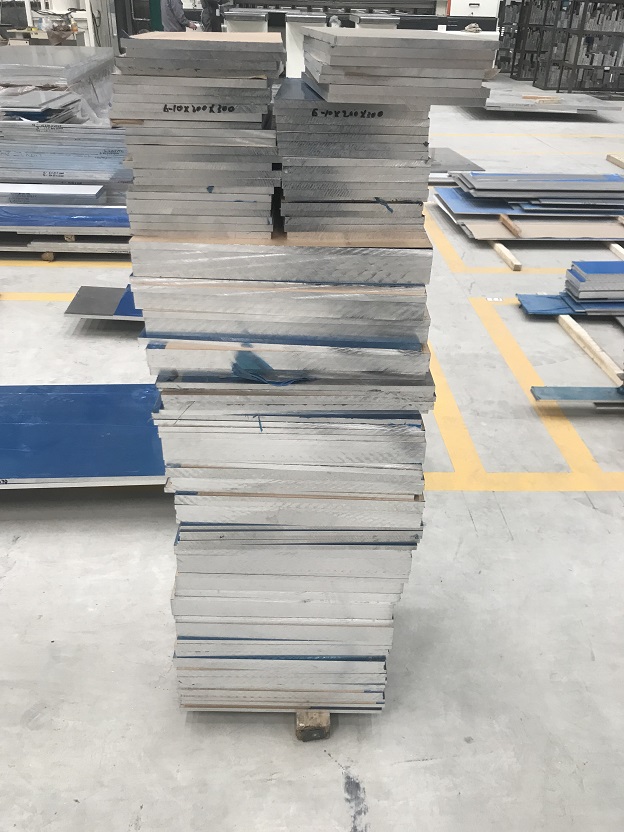 合金铝板切小块2